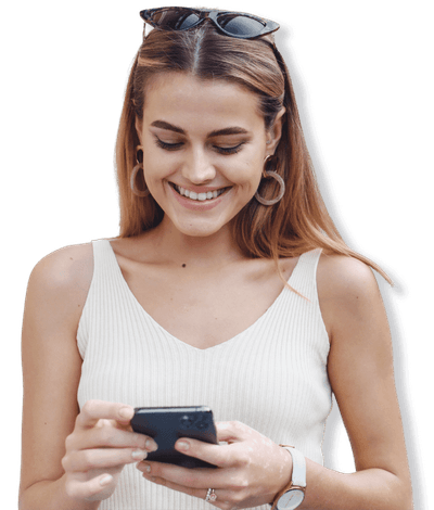 donna con cellulare